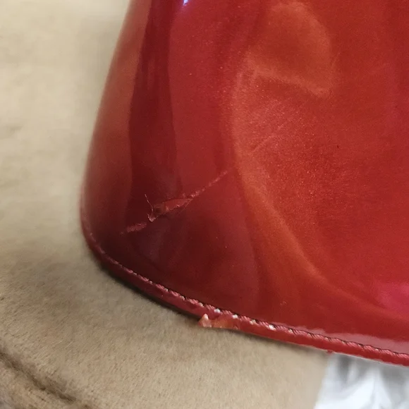 Elegant Red Designer Handbag - Picture 4 of 15